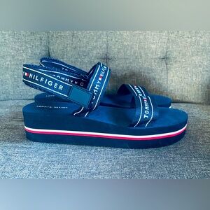 NWOB Tommy Hilfiger Women's Adia-X Flat Sandal